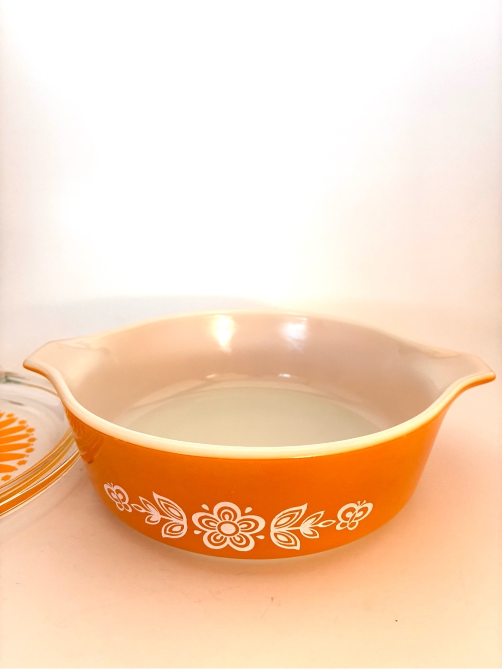 🌼 Vintage 70’s Pyrex Orange Daisy Casserole Dish with Glass Lid 🌼 - Picture 5 of 7